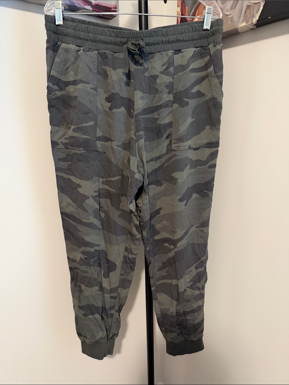 Splendid Olive & Black Camo Drawstring Joggers